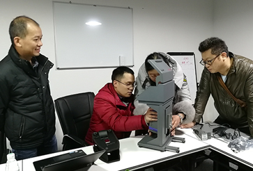 剛果一采礦公司購(gòu)買(mǎi)小型臺(tái)式光譜儀在儀德公司培訓(xùn)成功案例